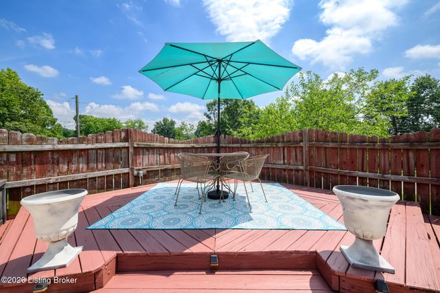 1200 Rudgate Cove, Louisville, KY 40214