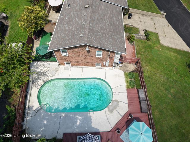 1200 Rudgate Cove, Louisville, KY 40214