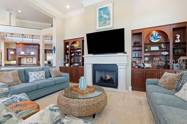 9 Promontory Ct, Hilton Head Island, SC 29928