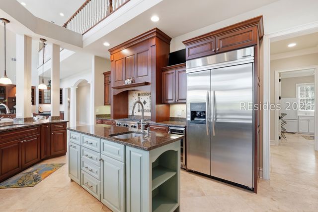 9 Promontory Ct, Hilton Head Island, SC 29928