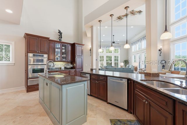 9 Promontory Ct, Hilton Head Island, SC 29928