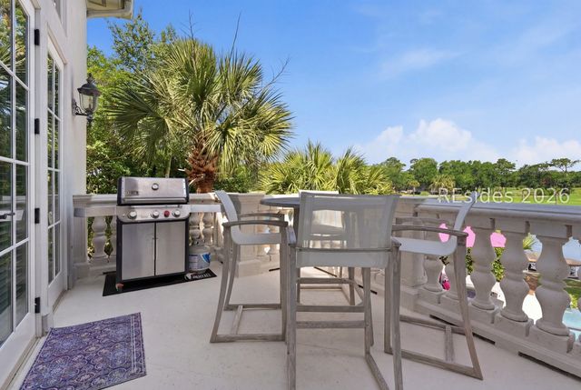 9 Promontory Ct, Hilton Head Island, SC 29928