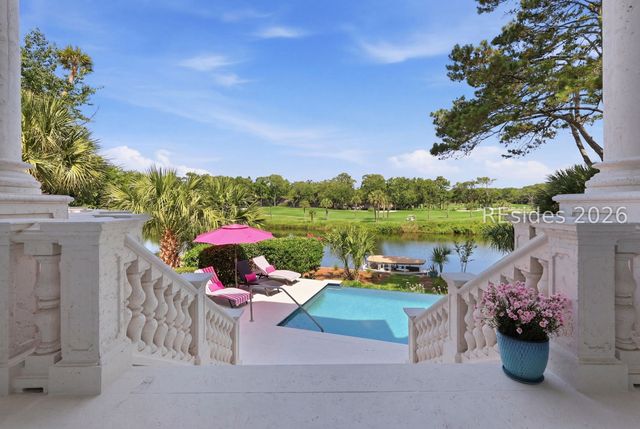 9 Promontory Ct, Hilton Head Island, SC 29928