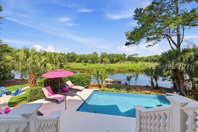9 Promontory Ct, Hilton Head Island, SC 29928