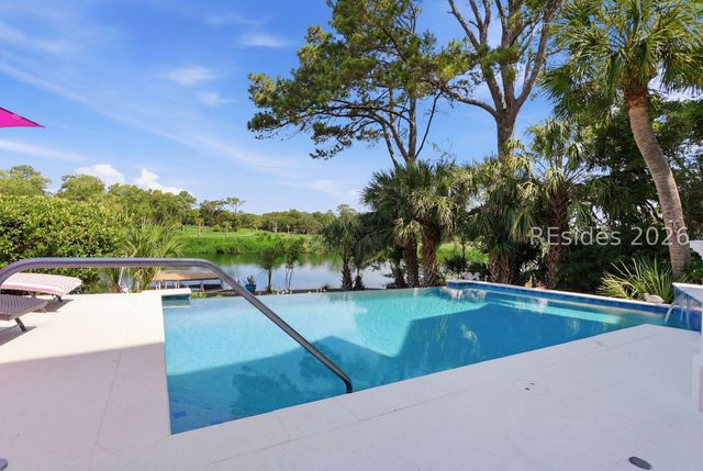 9 Promontory Ct, Hilton Head Island, SC 29928