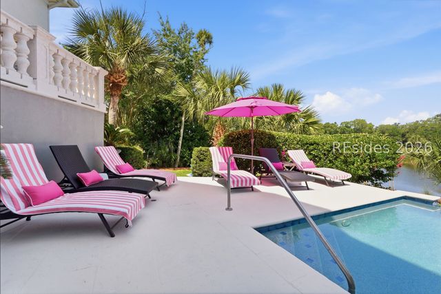 9 Promontory Ct, Hilton Head Island, SC 29928