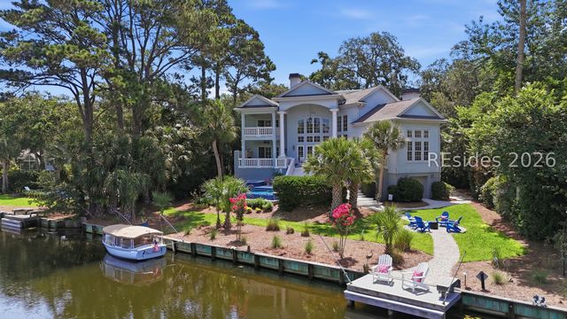 9 Promontory Ct, Hilton Head Island, SC 29928