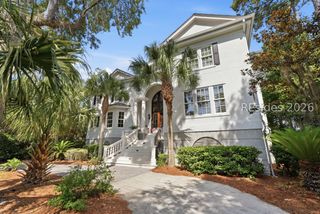 9 Promontory Ct, Hilton Head Island, SC 29928