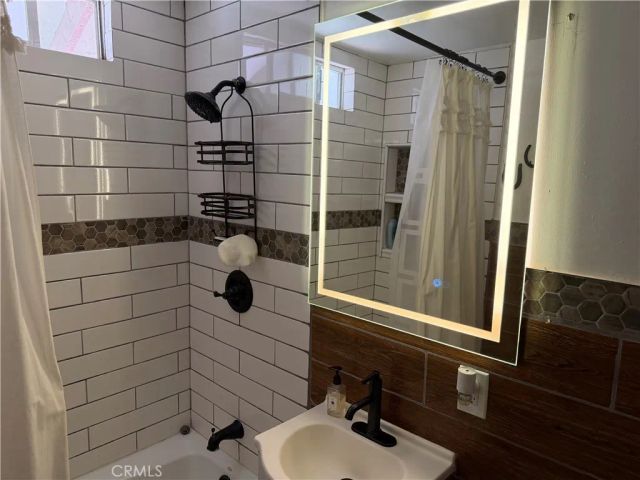 3560 Hollyberry A, Vista, CA 92084