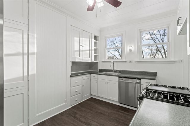 1400 Nurnath Street, Braddock Hills, PA 15221