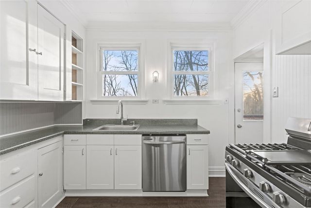 1400 Nurnath Street, Braddock Hills, PA 15221