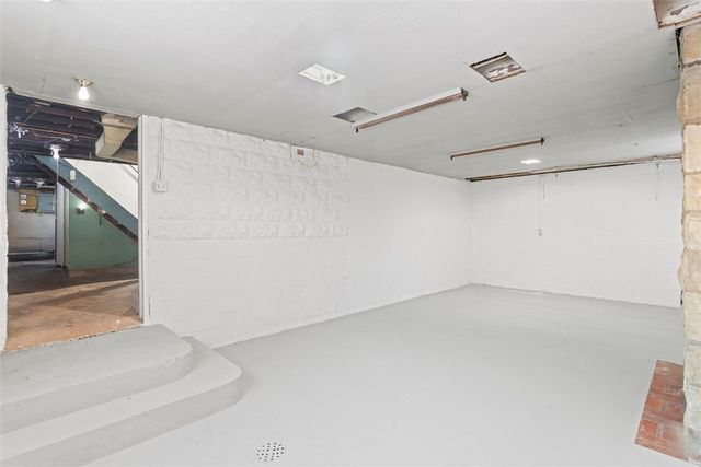 1400 Nurnath Street, Braddock Hills, PA 15221