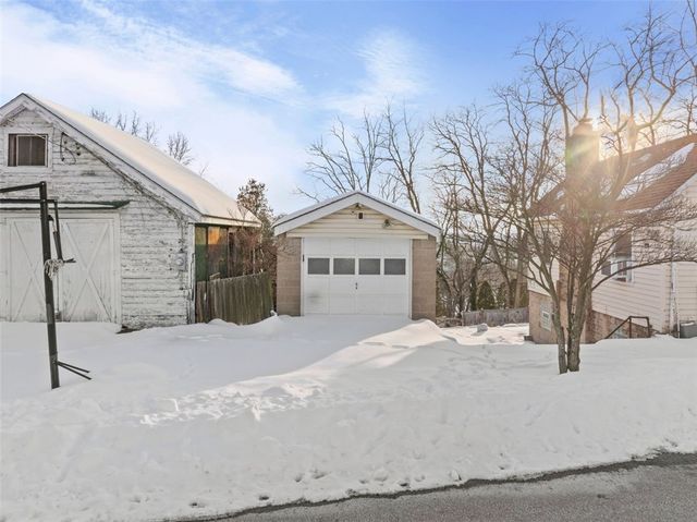 1400 Nurnath Street, Braddock Hills, PA 15221