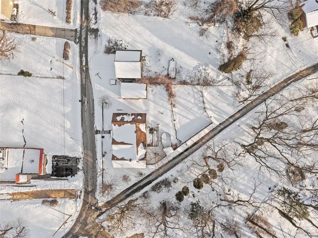 1400 Nurnath Street, Braddock Hills, PA 15221