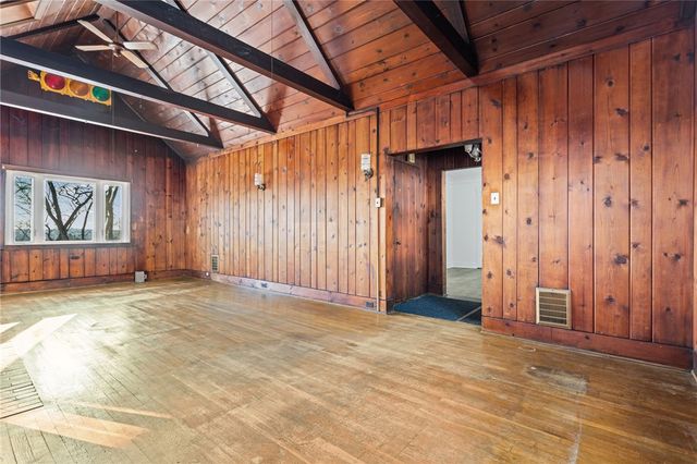 1400 Nurnath Street, Braddock Hills, PA 15221