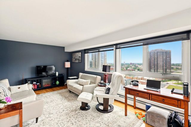 433 S 7th Street 1623, Minneapolis, MN 55415