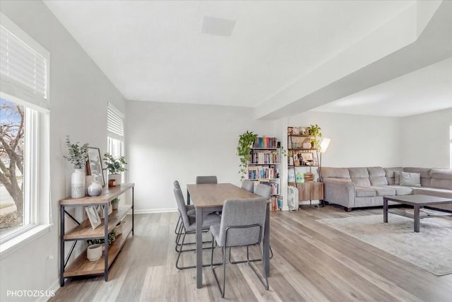 1327 E FOX CHASE Drive, Round Lake Beach, IL 60073