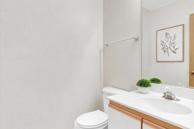 1327 E FOX CHASE Drive, Round Lake Beach, IL 60073