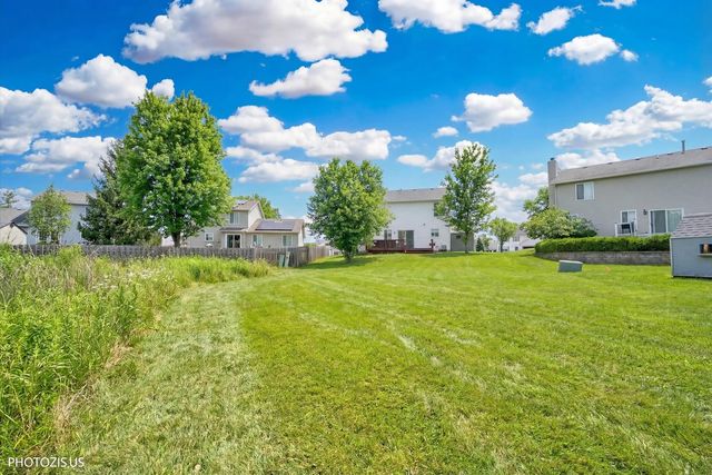 1327 E FOX CHASE Drive, Round Lake Beach, IL 60073