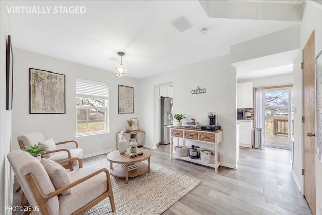 1327 E FOX CHASE Drive, Round Lake Beach, IL 60073