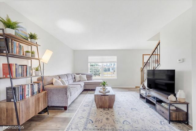 1327 E FOX CHASE Drive, Round Lake Beach, IL 60073