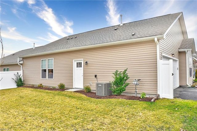 221 Richmond AVE, Smithfield, VA 23430