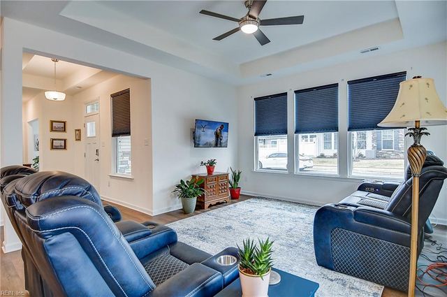 221 Richmond AVE, Smithfield, VA 23430