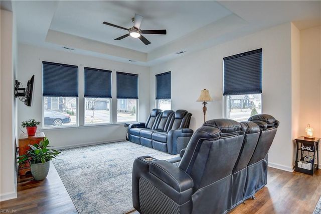 221 Richmond AVE, Smithfield, VA 23430