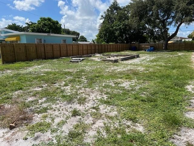 2411 Cleveland St, Hollywood, FL 33020