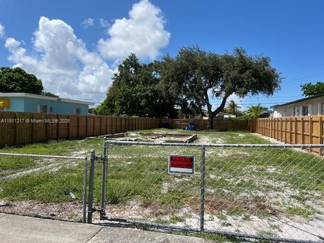 2411 Cleveland St, Hollywood, FL 33020