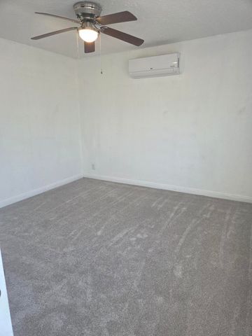 631 57th Street NW, Albuquerque, NM 87105