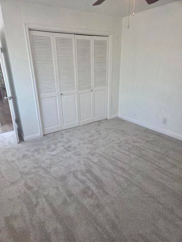 631 57th Street NW, Albuquerque, NM 87105