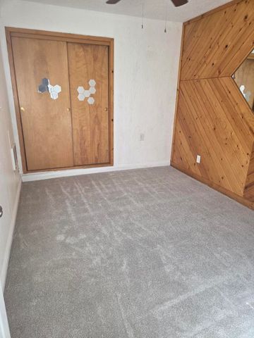 631 57th Street NW, Albuquerque, NM 87105