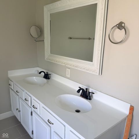 10804 Thistle, Fishers, IN 46038