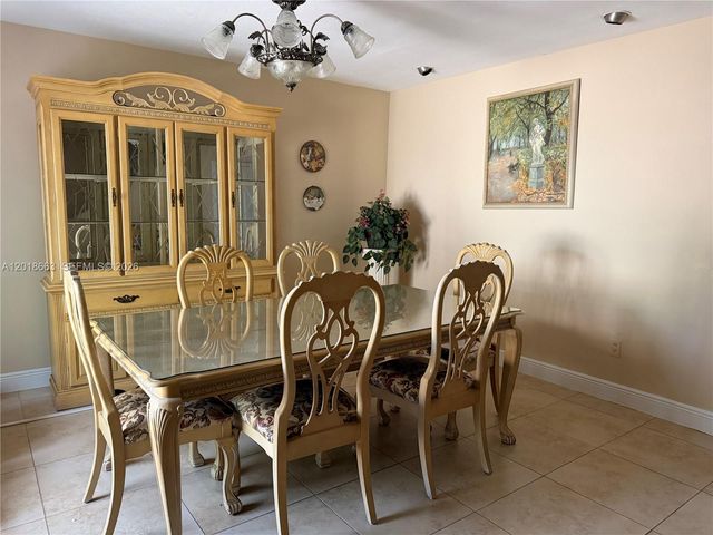 9127 SW 96th Ave, Miami, FL 33176