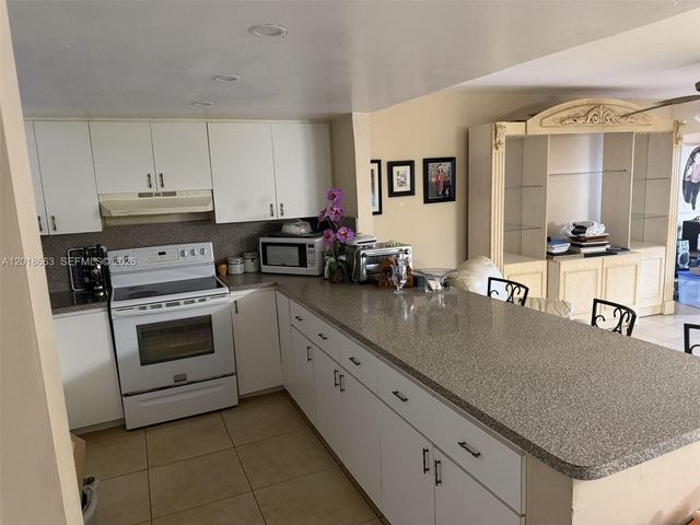 9127 SW 96th Ave, Miami, FL 33176