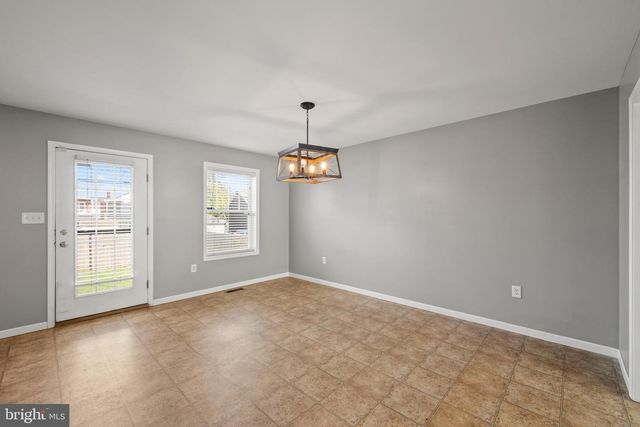 239 RAILROAD AVE, Ephrata, PA 17522