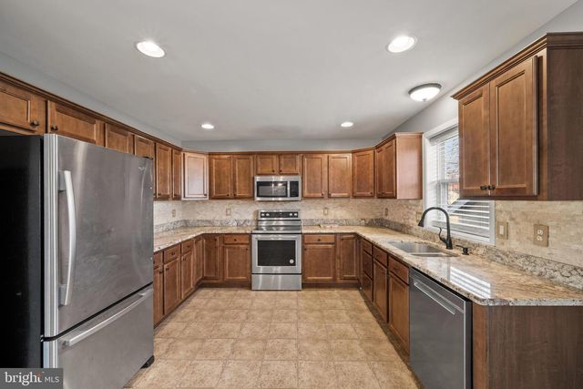 239 RAILROAD AVE, Ephrata, PA 17522