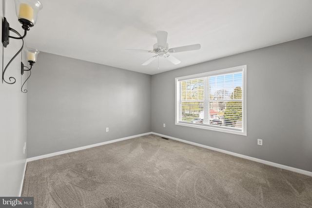 239 RAILROAD AVE, Ephrata, PA 17522