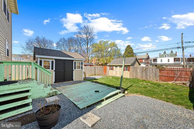 239 RAILROAD AVE, Ephrata, PA 17522