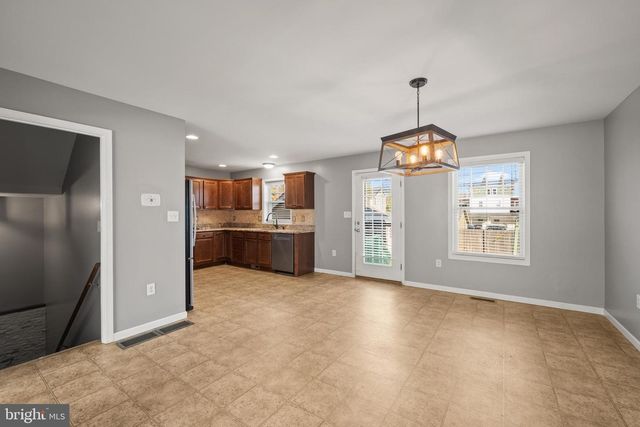 239 RAILROAD AVE, Ephrata, PA 17522