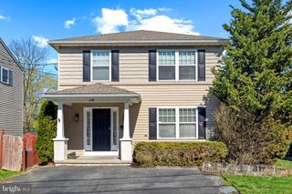 239 RAILROAD AVE, Ephrata, PA 17522