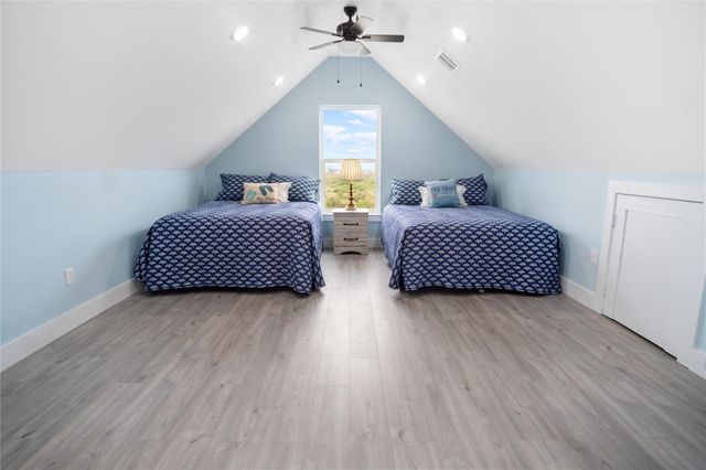 2313 Gumbo Drive, Gilchrist, TX 77617