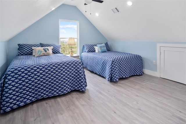 2313 Gumbo Drive, Gilchrist, TX 77617
