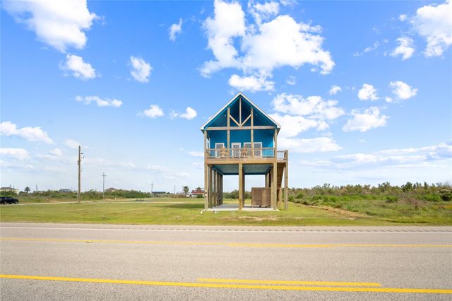 2313 Gumbo Drive, Gilchrist, TX 77617