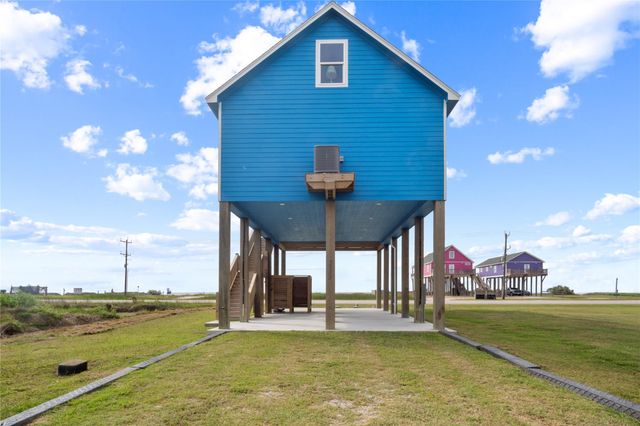 2313 Gumbo Drive, Gilchrist, TX 77617