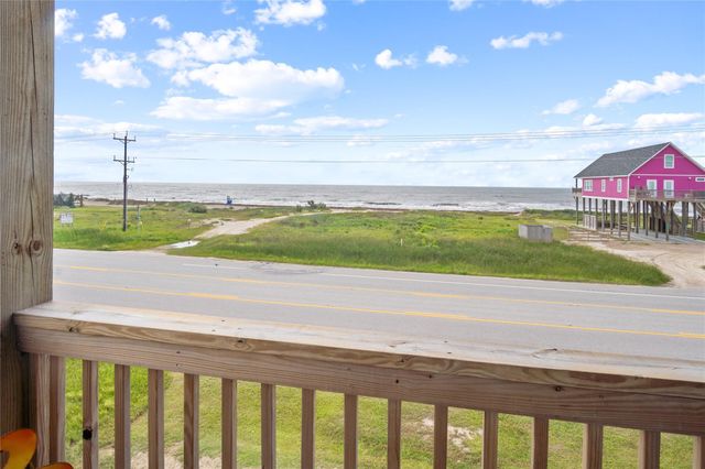 2313 Gumbo Drive, Gilchrist, TX 77617