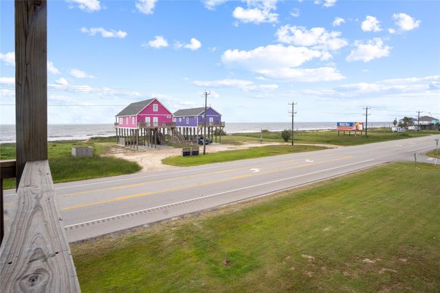2313 Gumbo Drive, Gilchrist, TX 77617