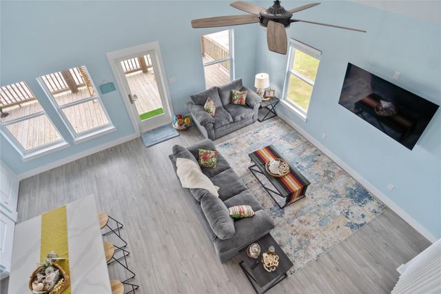 2313 Gumbo Drive, Gilchrist, TX 77617