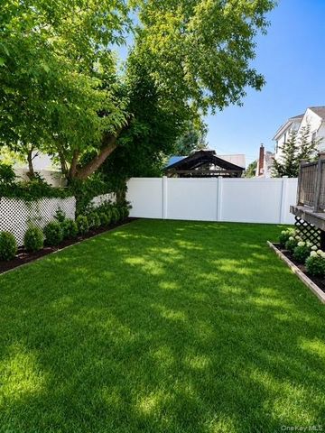 42 Marbourne Road, Bethpage, NY 11714